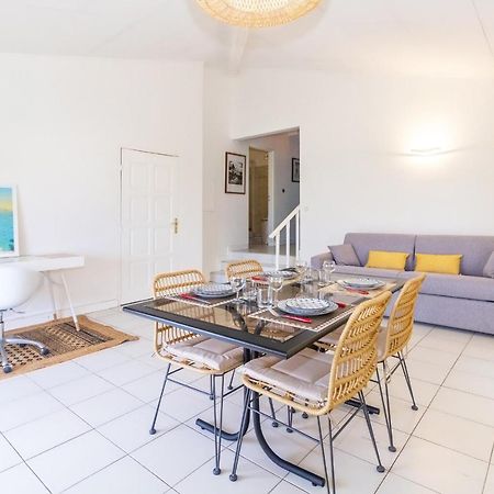 Cuty - Bel Et Spacieux Apt Avec Magnifique Vue Mer Et Piscine Saint Gilles Les Bains Exterior photo